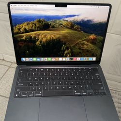 MacBook Air M2  650.00 Wow!!!!