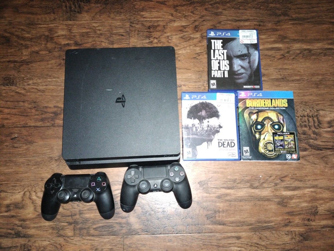 PS4 Slim 500GB With 4 Games