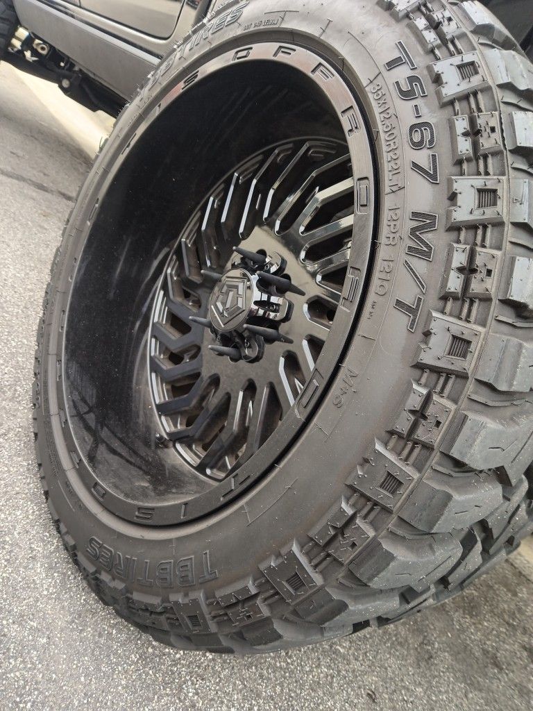 wheels 22x10 tires 33