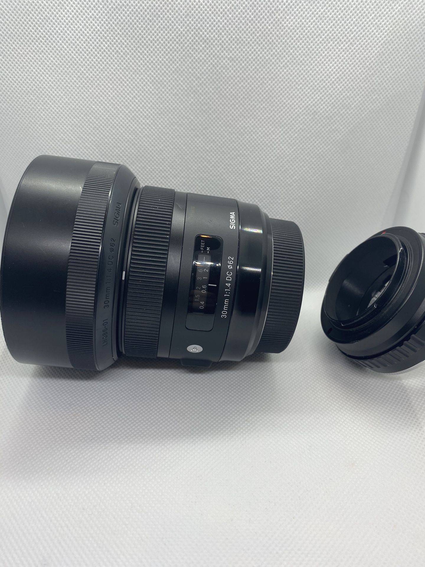 2 Sony lenses (85mm is sold)