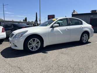 2015 INFINITI Q40