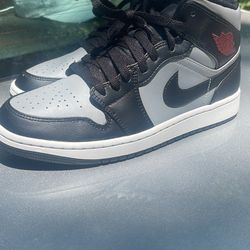 Jordan 1 'Satin Shadow' size 9.