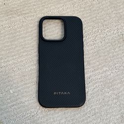 Pitaka Black Carbon Fiber iPhone 16 Pro Case