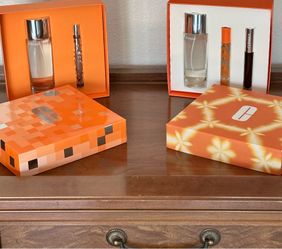 Clinique Gift Sets – “Happy” Collection  Perfume Roller Ball