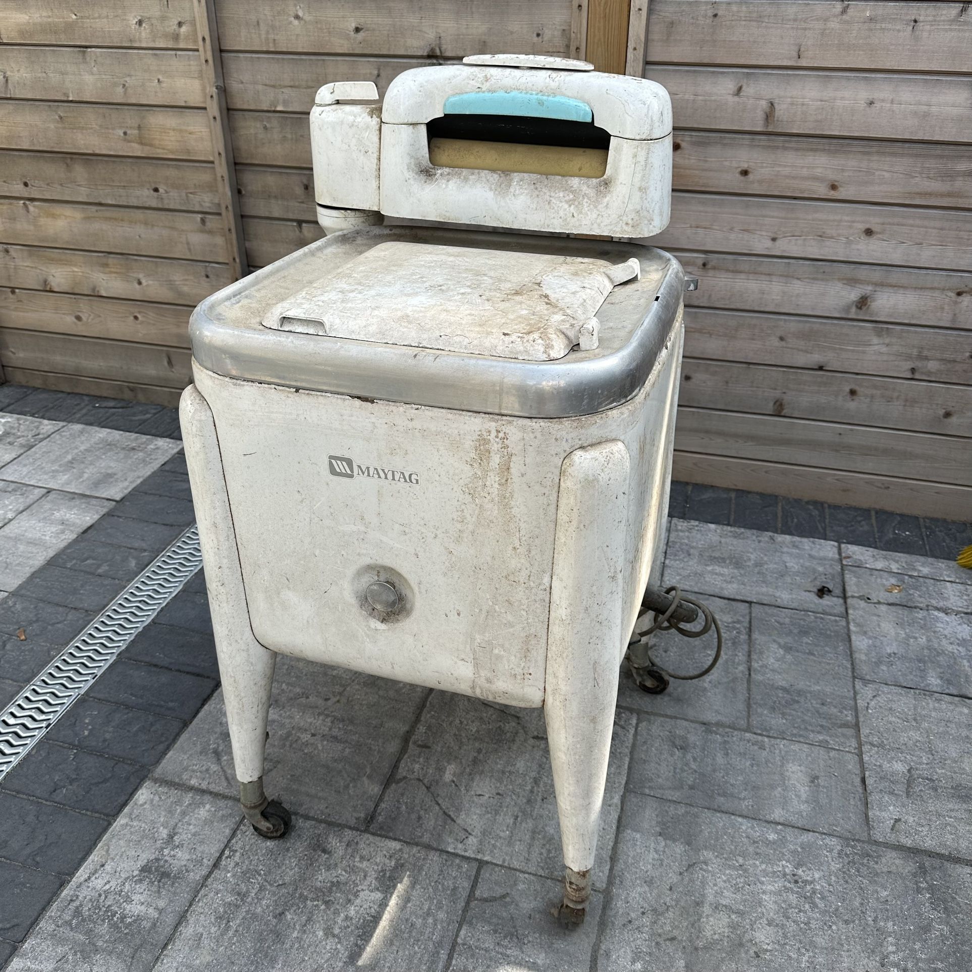 Antique MAYTAG WRINGER WASHER E2L Washing Machine Vintage 1950s