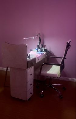Nail Table