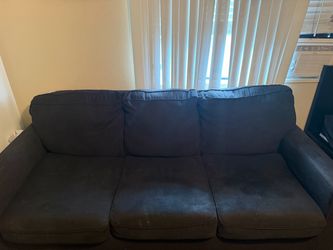 Couch with pull out bed