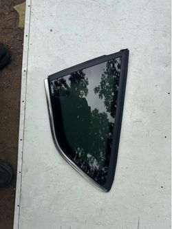 2013-2017 Ford escape Quarter panel glass