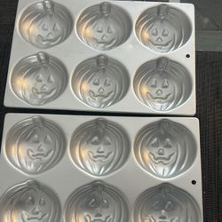 Wilton Mini Pumpkin Pans