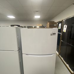 Frigidaire 28” White Top Freezer Refrigerator 