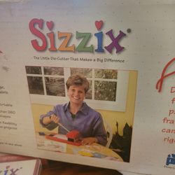 Sizzix Craft Machine and 4 Dies NEW 