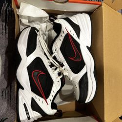 Nike Air Monarch IV