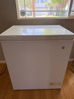 GE White Chest Freezer 7cu