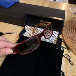 Versace Sunglasses With Case And Cloth