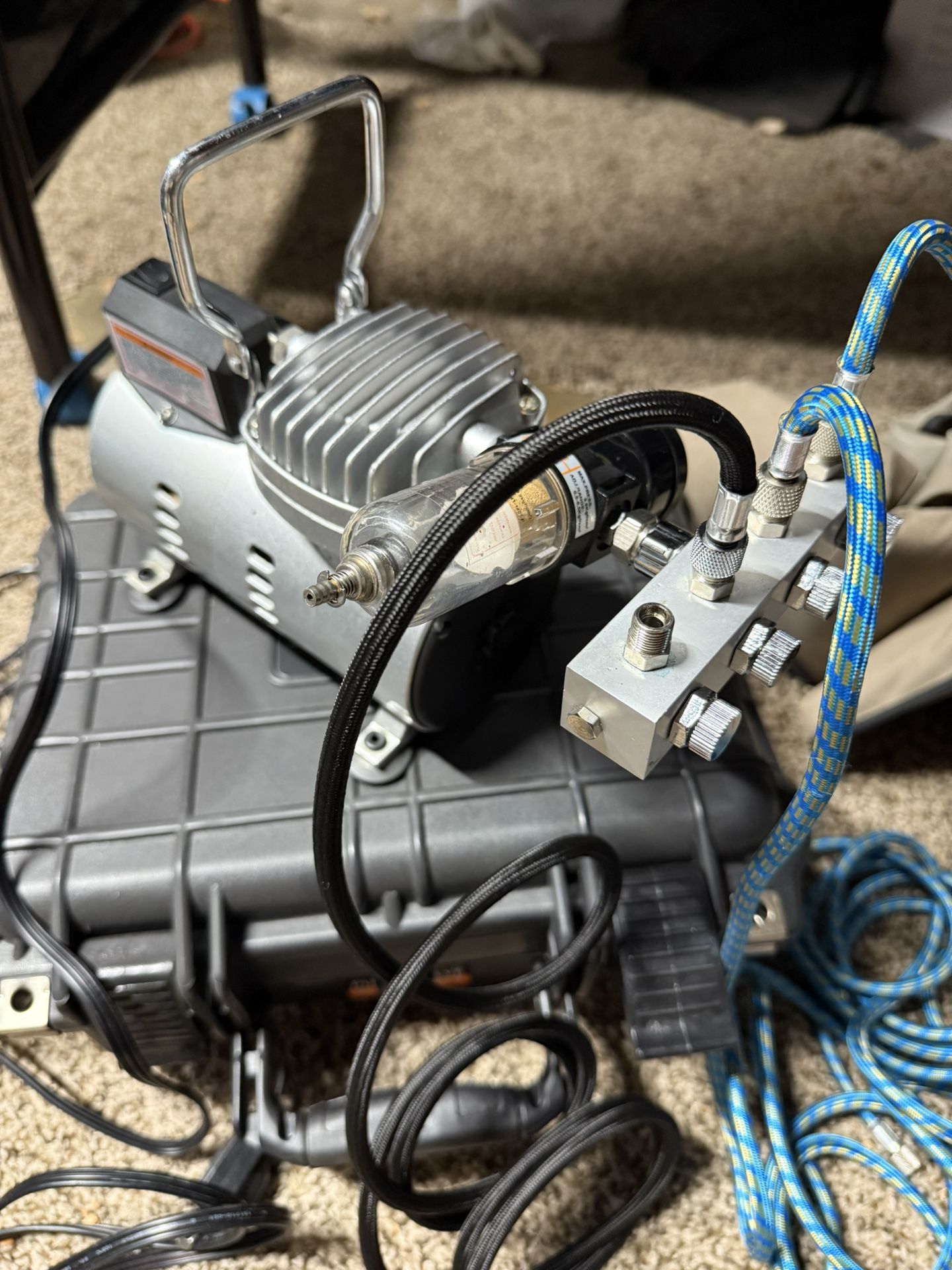 Master Airbrush Compressor Kit Professional Single Piston With Regulator, Gauge, Water Trap Filter, Hose Adapter, 3 Hoses, And Bushnell Heavy Case