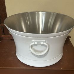 Brand New Frontgate Beverage Tub Huge White Stainless Steel