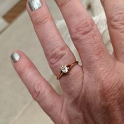 14K DIAMOND RING SZ 6 