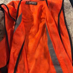 Safety vest in good condition. The size is large.