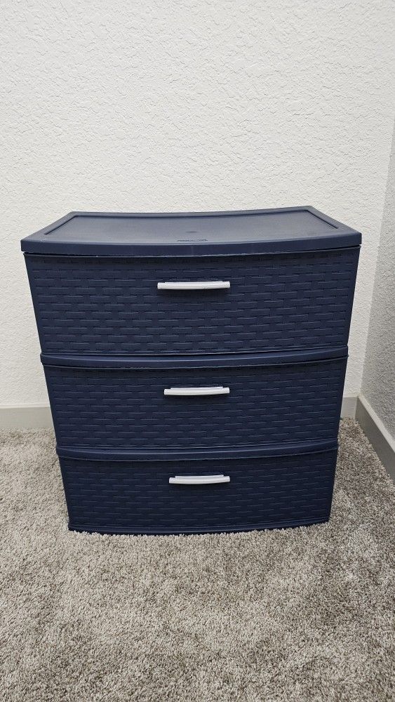Storage Unit With 3 Drawers 