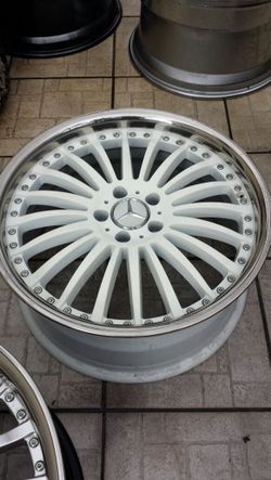 Mercedes Benz rim 20" 1/2