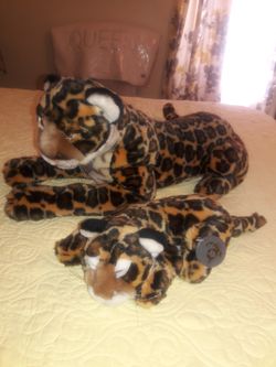 ADORABLE LEOPARD OR JAGUAR?? MOTHER and BABY CUB