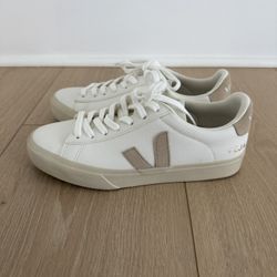 NEW Women’s VEJA Campo Sneakers Shoes Extra White Almond Beige EUR Sz 37 US 6 Fits Size 7