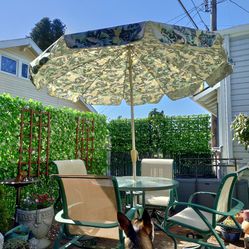 Patio/Lawn/Yard Furniture. This Set Includes Nice Sized Round Table, 4 Chairs And Large Sun Umbrella With Umbrella Stand 