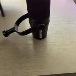 SHURE MV7X XLR Mic