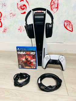 PlayStation 5 - Disc Version - 825GB , Bonus 1 Game , 1 Headset ( Used Very New )