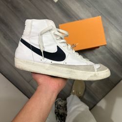 Nike Blazer Mid ‘77