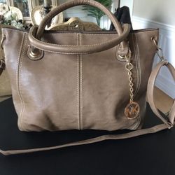 Michael Kors 2 in 1. Tote and shoulder bag with adjustable strap