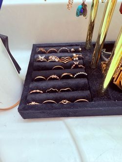 Multiple gold  rings for all sizes