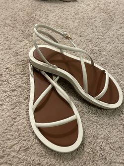 Brand new Reformation flatform Women sandals with straps