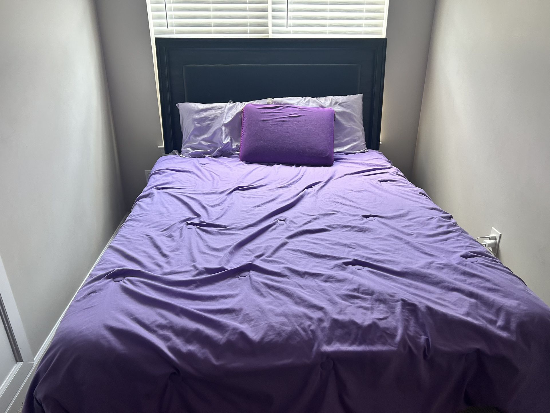 Full Size Bed W/ Matress
