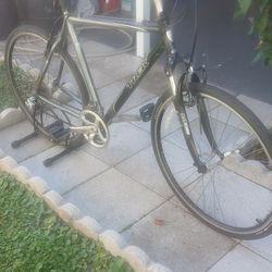 Trek 7200 Black & Grey Bike 