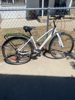 Women’s infinity bike 26 inch wheels