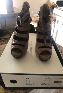 Leon-Max BCBG shoes. Size 5 1/2