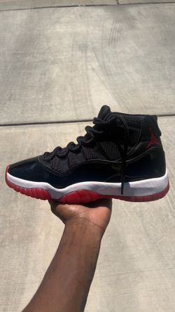 AIR JORDAN 11