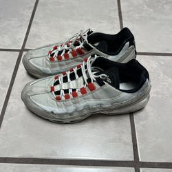 Nike Air Max 95 White & Red Size 9 $20