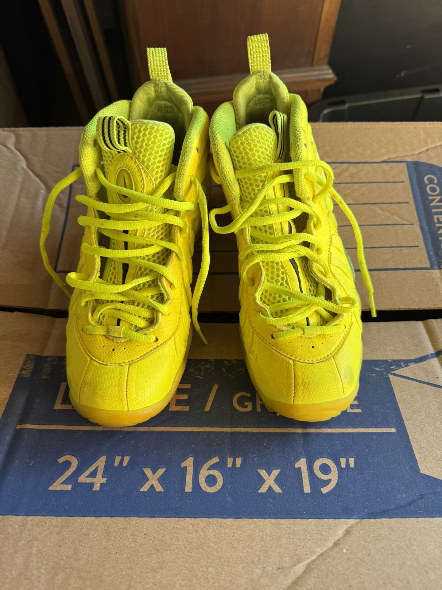 Nike Air Foamposite Pro Volt