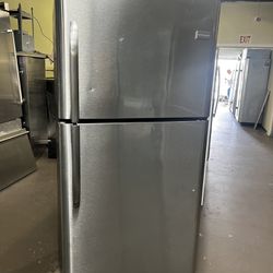 Frigidaire Top Freezer Refrigerator Apartment Size In Stainless Steel 