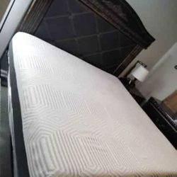 Bedroom Furniture Set