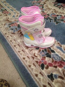 Girls snow boots