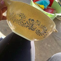Pyrex Homestead Cinderella Bowl 2.5 Quart Vintage