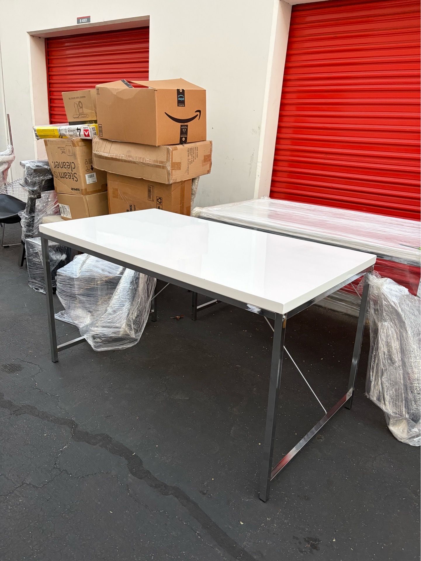 Modern White Desk / Work Table