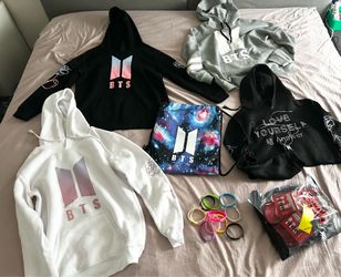 BTS, Korean, K-pop bundles deals! Everything 20$!!! (Hoodies,bracelets,slippers and backpack)
