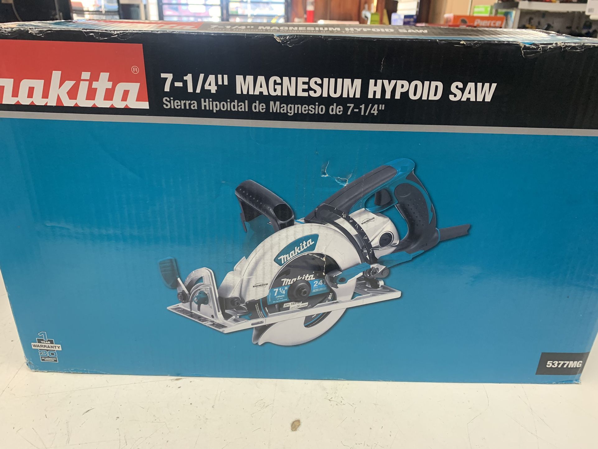 Makita 7-1/2” Magnesium Hypoid Saw