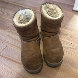 UGG boots size 6