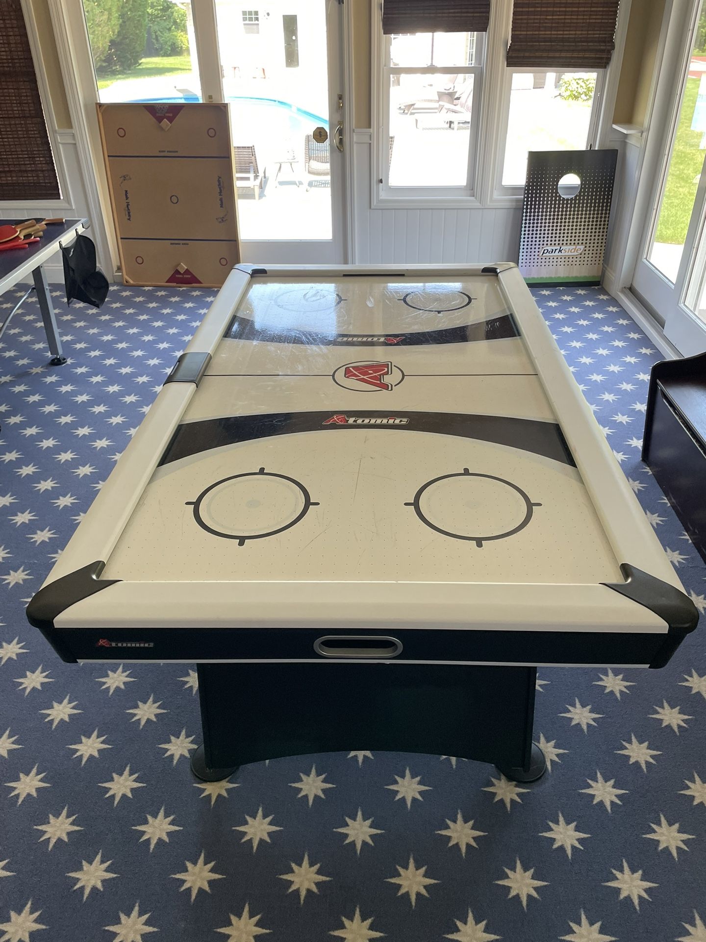 Air Hockey Table