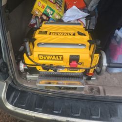 Dewalt 13" Thickness Planer